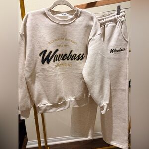 One size Women's Wavebass Fleece-Lined Oatmel Sweat Set Top & Bottom Set NWOT